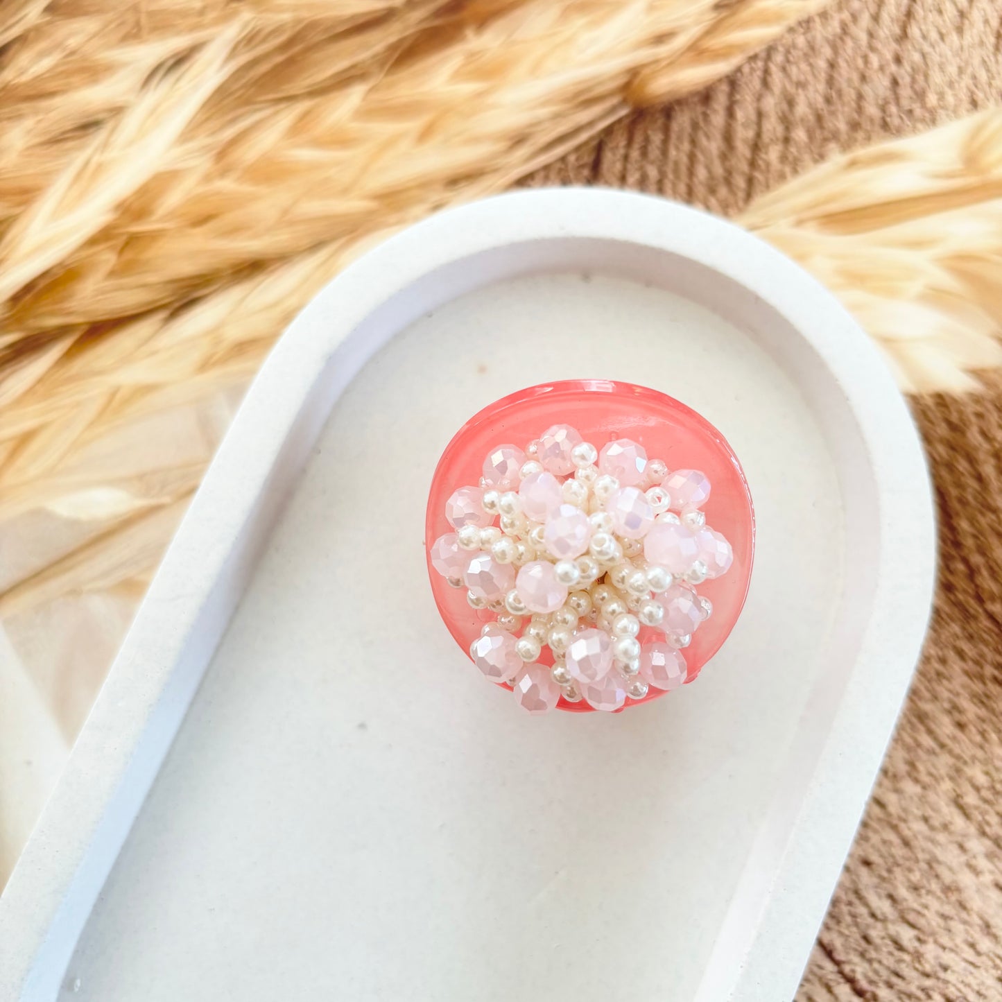 Round crystal Clutches / Claws