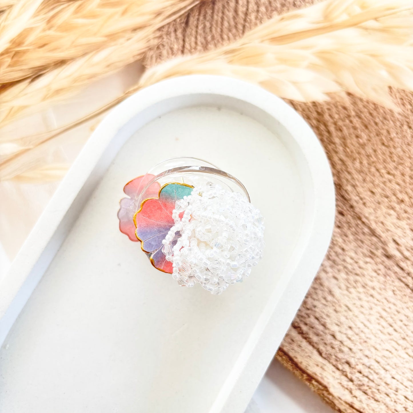 Round crystal Clutches / Claws