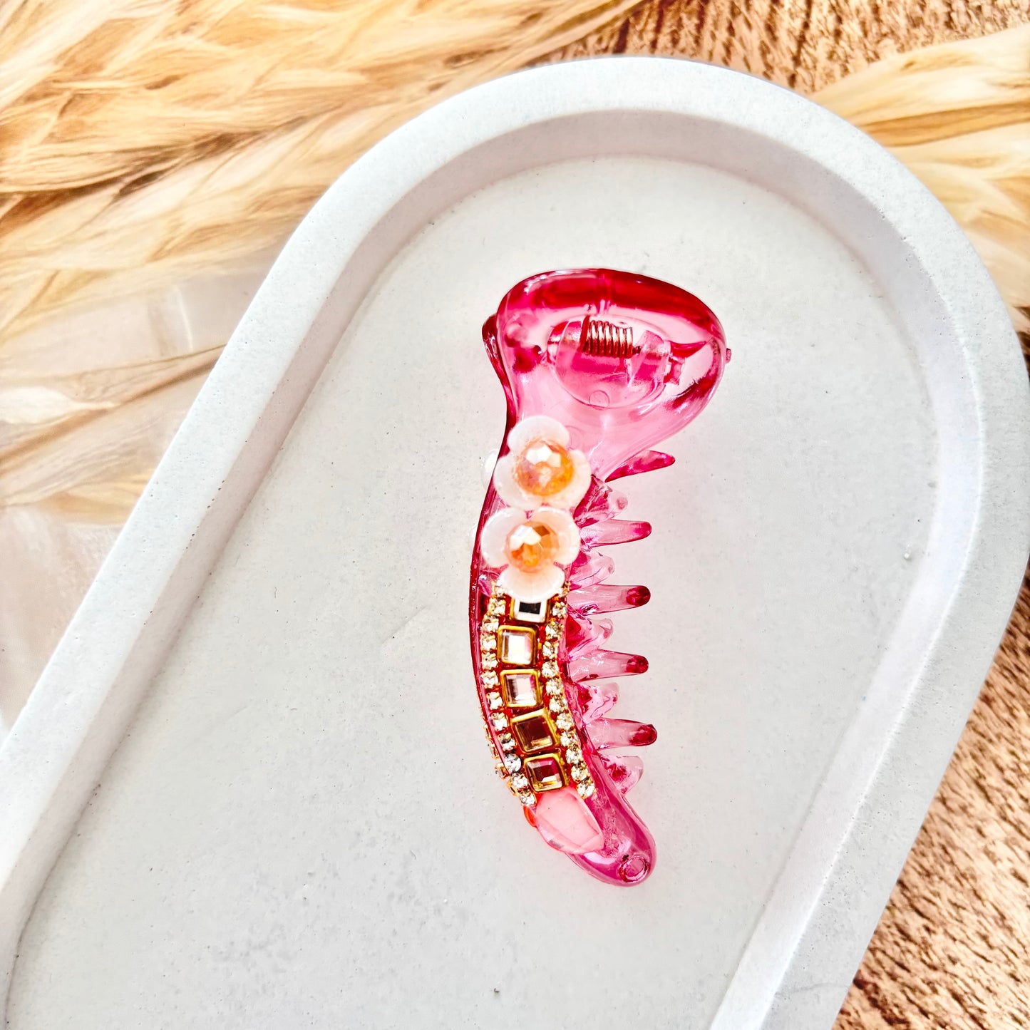 Banana Clip - transparent pink