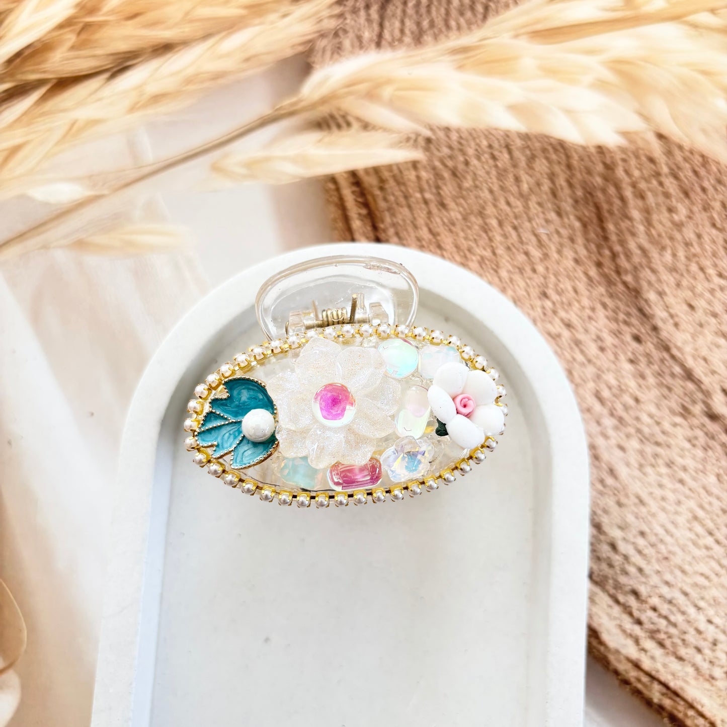Elegant floral Clutches / Claws