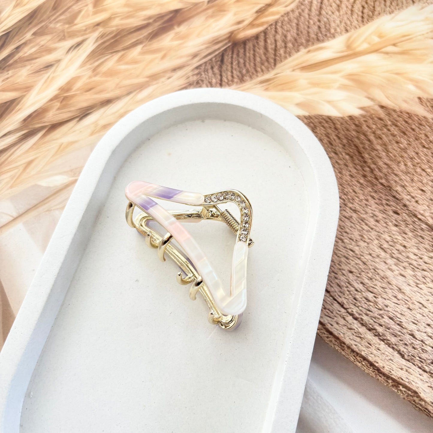 Triangle with stone metal Clutches / Claws