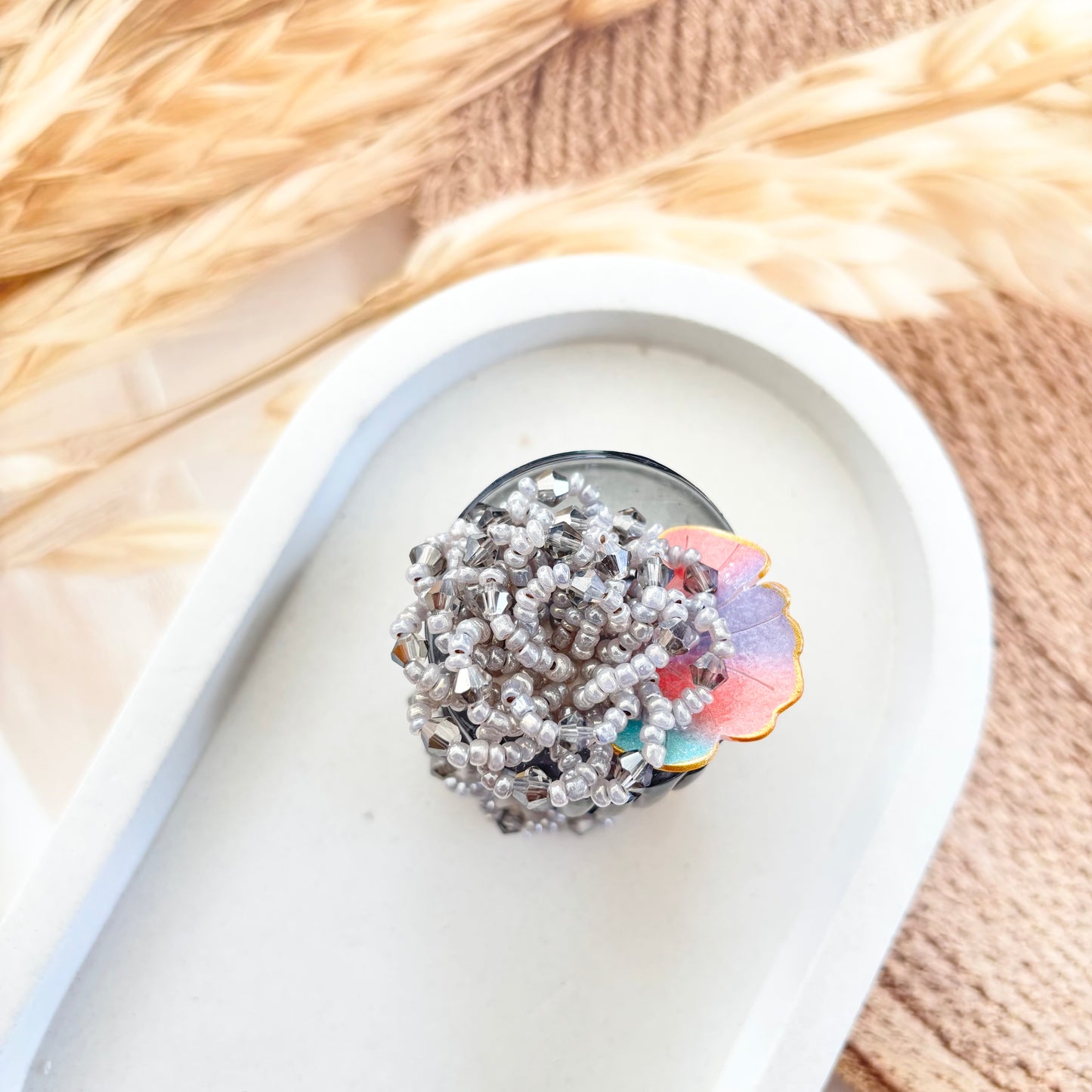 Round crystal Clutches / Claws