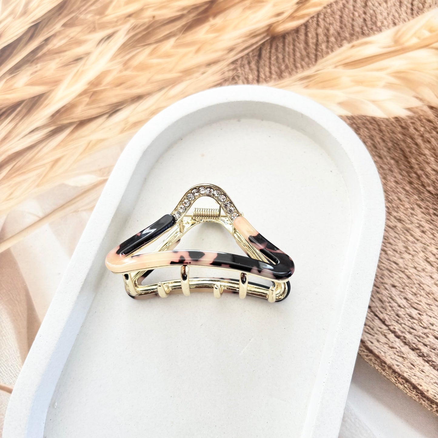 Triangle with stone metal Clutches / Claws