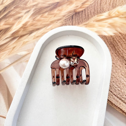 M pearl Clutches / Claws