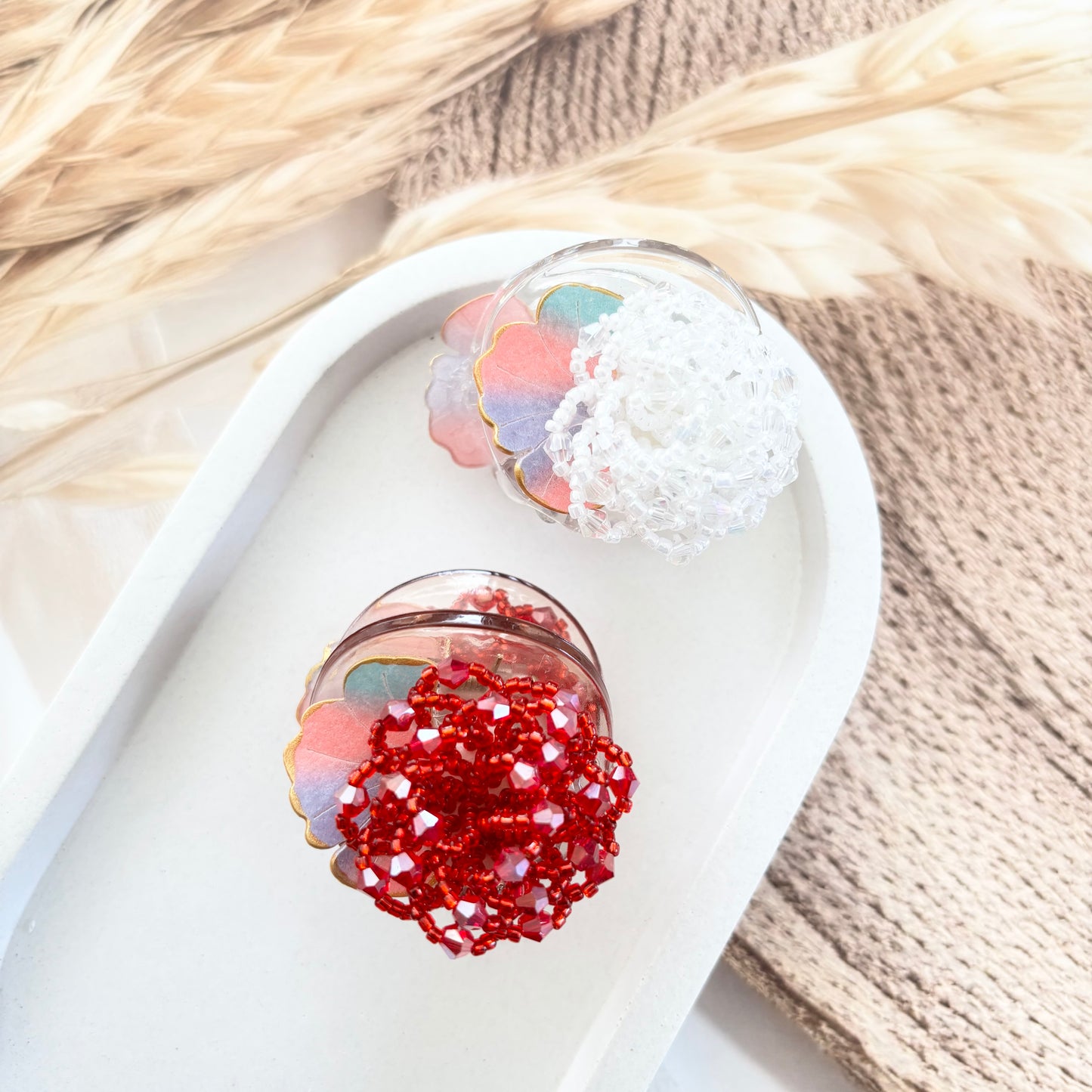 Round crystal Clutches / Claws